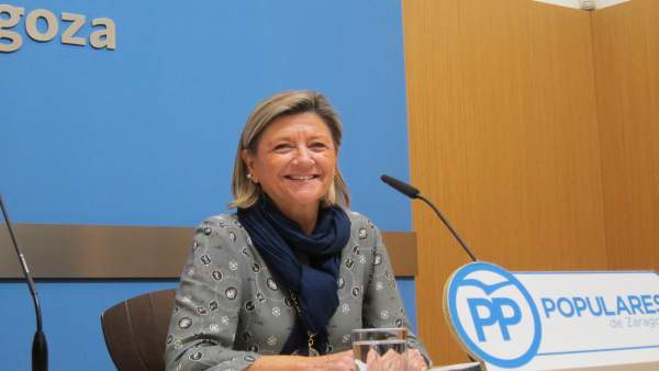 La concejal del PP, Patricia Cavero, en rueda de prensa en el Ayuntamiento La concejal del PP, Patricia Cavero, en rueda de prensa en el Ayuntamiento