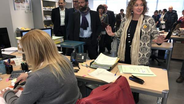 La consellera Ester Capella visita los juzgados de El Vendrell La consellera Ester Capella visita los juzgados de El Vendrell