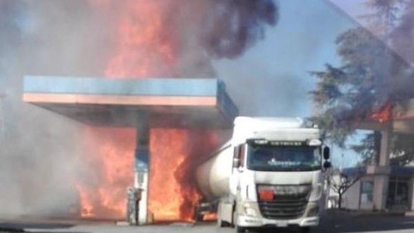 La explosión en una gasolinera en el centro de Italia La explosión en una gasolinera en el centro de Italia