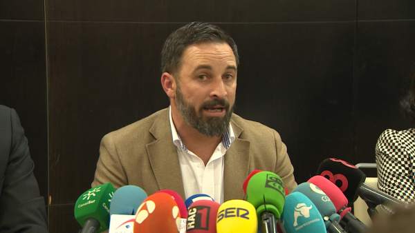 Abascal pide el cierre de Canal Sur para dar su apoyo Abascal pide el cierre de Canal Sur para dar su apoyo
