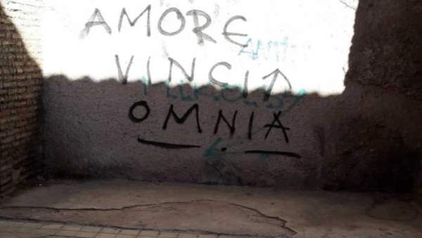 Pintada en Arco Elvira Pintada en Arco Elvira