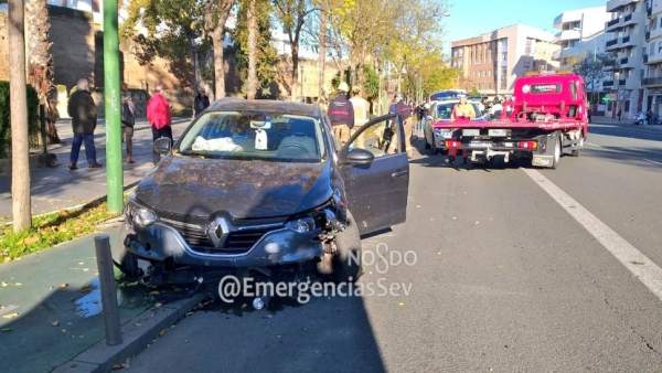 Accidente en Muñoz León, en Sevilla Accidente en Muñoz León, en Sevilla