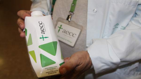 Agua envasada como herramienta de comunicación para pacientes Agua envasada como herramienta de comunicación para pacientes