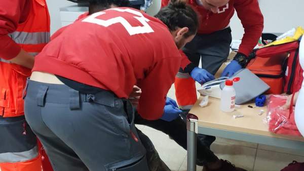 Asistencia de Cruz Roja a los inmigrantes Asistencia de Cruz Roja a los inmigrantes