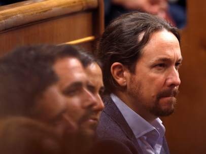 El líder de Unidos Podemos, Pablo iglesias, durante el acto de conmemoración del cuarenta aniversario de la Constitución presidido por el Rey en el Congreso
