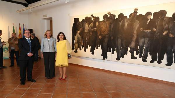 La alcaldesa Ángeles Muñoz en la exposición sobre la Constitución La alcaldesa Ángeles Muñoz en la exposición sobre la Constitución