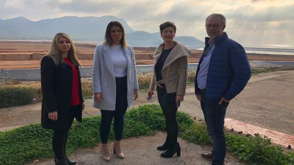La candidata de,l PP en La Unión, Sofía Manrubia, junto con otros compañeros PP La candidata de,l PP en La Unión, Sofía Manrubia, junto con otros compañeros PP