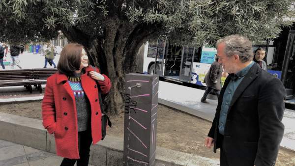 Sánchez y Saravia presentan la nueva fuente instalada en Fuente Dorada, 7-12-18 Sánchez y Saravia presentan la nueva fuente instalada en Fuente Dorada, 7-12-18