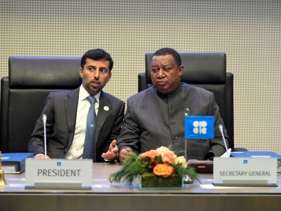 Suhail Mohammed Al Mazrouei (i) y Mohammed Barkidoprior (d)