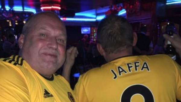 Steve Horton, aficionado del Wolverhampton. Steve Horton, aficionado del Wolverhampton.