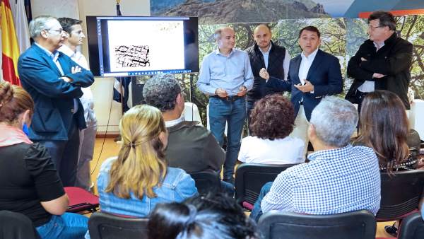 Reunión Para Explicar El Proyecto Reunión Para Explicar El Proyecto