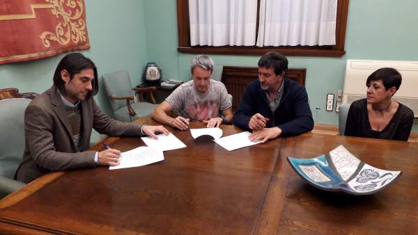 DPZ y sindicatos han firmado hoy el acuerdo sobre las condiciones laborales DPZ y sindicatos han firmado hoy el acuerdo sobre las condiciones laborales
