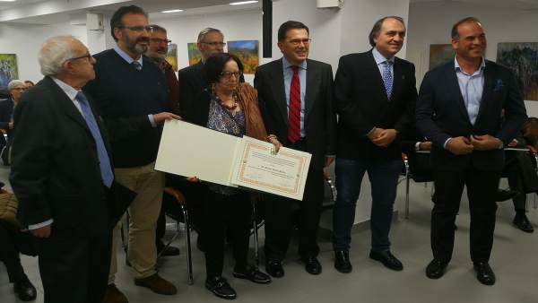 Menciones a la prensa de Valladolid en el Colegio de Veterinarios. 12-12-18 Menciones a la prensa de Valladolid en el Colegio de Veterinarios. 12-12-18