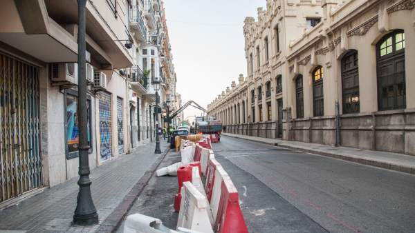 Comença la construcció del carril bici en el carrer Alacant per a connectar amb l'anell ciclista de València Comença la construcció del carril bici en el carrer Alacant per a connectar amb l'anell ciclista de València