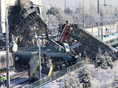 Trágico accidente de tren en Turquía