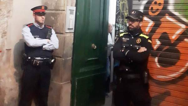 Operación contra un narcopiso del barrio Gòtic de Barcelona Operación contra un narcopiso del barrio Gòtic de Barcelona