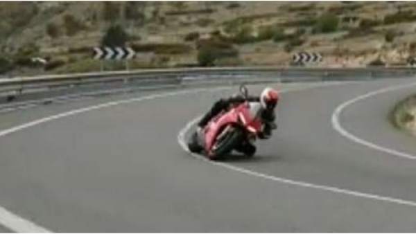 Motorista en la Carrasqueta Motorista en la Carrasqueta