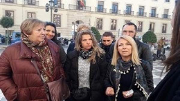 Familiares de Sara Correa el día de la vista de apelación Familiares de Sara Correa el día de la vista de apelación