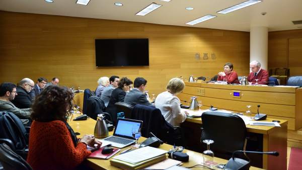 Comisión de Economía y Presupuestos Comisión de Economía y Presupuestos