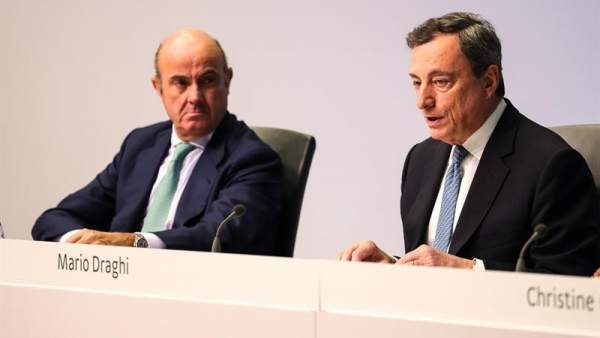 Mario Draghi y Luis de Guindos Mario Draghi y Luis de Guindos