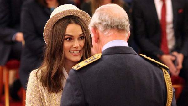Keira Knightley recibe la Orden del Imperio Británico Keira Knightley recibe la Orden del Imperio Británico