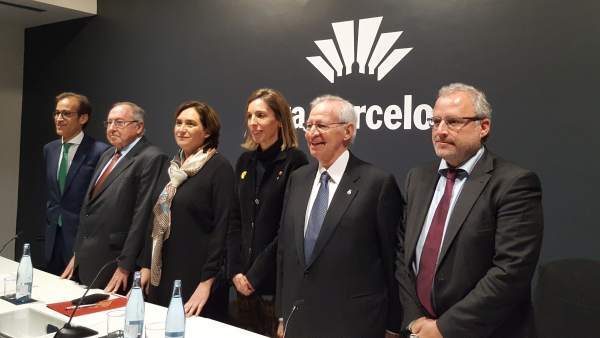 P.Relat, J.L.Bonet, A.Colau, À.Chacón, M.Valls y C.Serrallonga. P.Relat, J.L.Bonet, A.Colau, À.Chacón, M.Valls y C.Serrallonga.