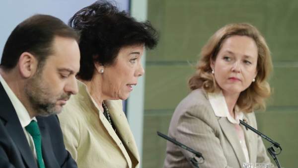 Ministros y ministras tras el Consejo de este viernes Ministros y ministras tras el Consejo de este viernes