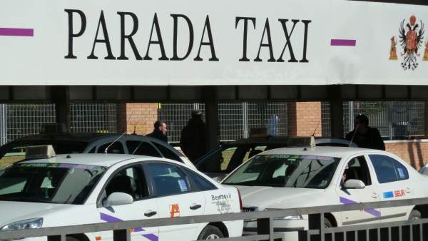 Parada de taxis en Toledo Parada de taxis en Toledo