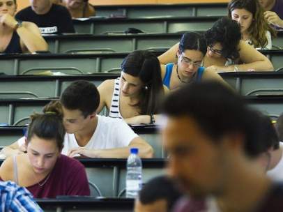 Estudiantes en clase.