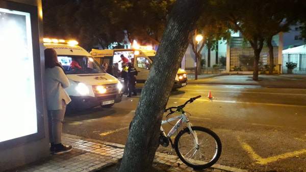 Ambulancias tras un accidente de tráfico en Sevilla Ambulancias tras un accidente de tráfico en Sevilla