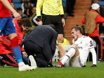 Gareth Bale, atendido durante el Real Madrid vs. CSKA.
