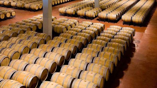 Barricas de vino. Barricas de vino.