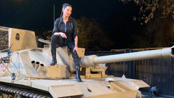 Pilar Rubio, en el tanque de 'El hormiguero'. Pilar Rubio, en el tanque de 'El hormiguero'.