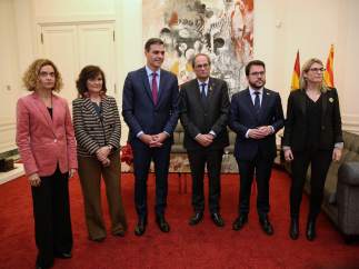 La polémica foto de familia entre las dos delegaciones