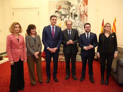 Sánchez, Torra, Batet, Calvo, Aragonès y Artadi posan en Palau de Pedralbes