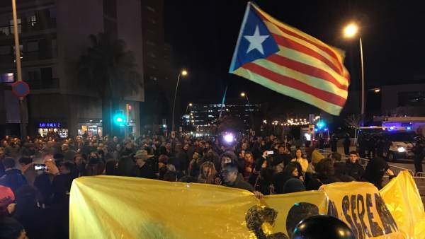 Manifestación de los CDR en la avenida Diagonal de Barcelona Manifestación de los CDR en la avenida Diagonal de Barcelona