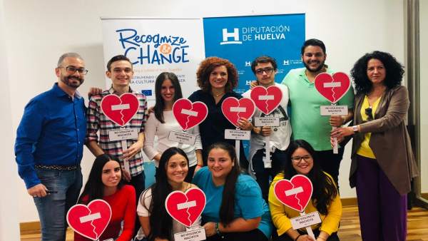 Acto de la diputación con participantes del proyecto 'Reconocer y cambiar' R&C Acto de la diputación con participantes del proyecto 'Reconocer y cambiar' R&C