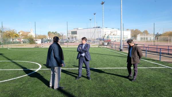 Visita de David Guevara al centro deportivo de San Jerónimo Visita de David Guevara al centro deportivo de San Jerónimo