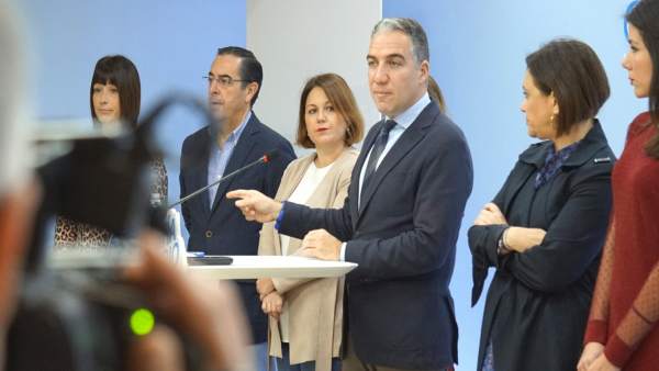 Bendodo junto a miembros del Comité de Dirección Bendodo junto a miembros del Comité de Dirección
