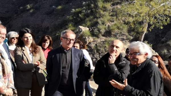 El ministro José Guirao en el yacimiento de La Bastida El ministro José Guirao en el yacimiento de La Bastida