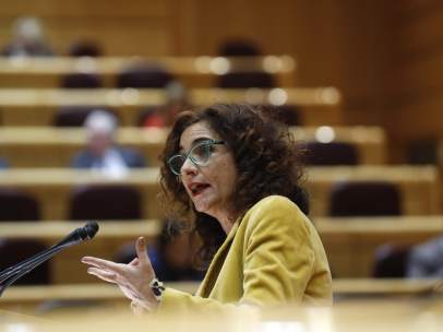 La ministra de Hacienda, María Jesús Montero, en el Senado.