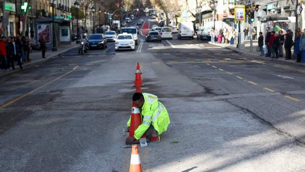 Las obras de ampliación de aceras de la calle Atocha. Las obras de ampliación de aceras de la calle Atocha.