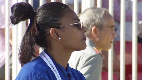 La entrenadora de fútbol Houriya Taheri La entrenadora de fútbol Houriya Taheri
