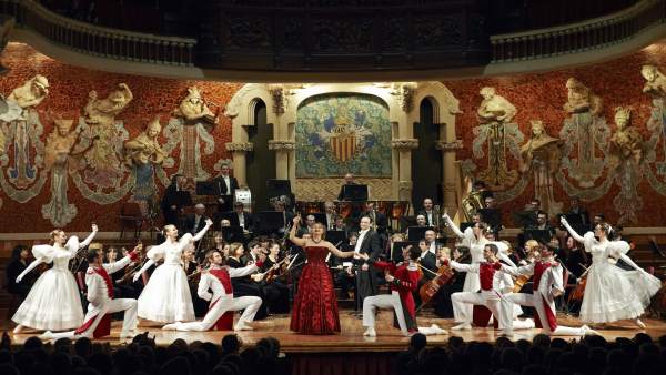 Strauss Festival Orchestra y el Ballet Ensemble Strauss Festival Orchestra y el Ballet Ensemble