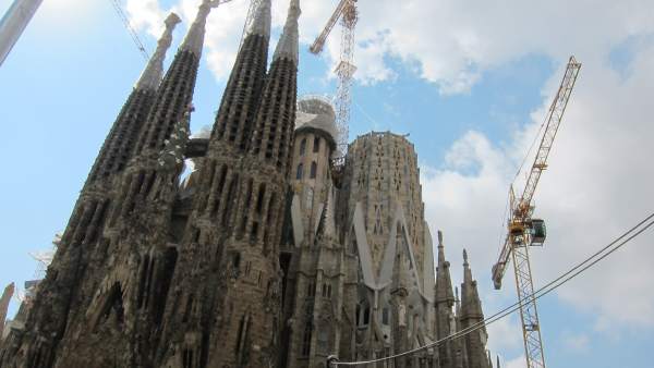 Fachada de la basílica de la Sagrada Familia Fachada de la basílica de la Sagrada Familia