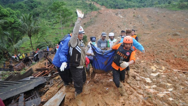 Indonesia corrimiento tierra Indonesia corrimiento tierra