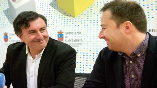 El consejero de Educación con director de Juventud y Cooperación al Desarrollo El consejero de Educación con director de Juventud y Cooperación al Desarrollo