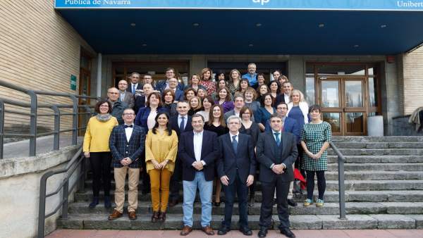 Foto de grupo de los responsables del título junto con el alumnado. Foto de grupo de los responsables del título junto con el alumnado.