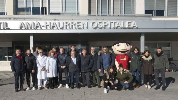 Jugadores, directivos, exfutbolistas de C.A. Osasuna. Jugadores, directivos, exfutbolistas de C.A. Osasuna.