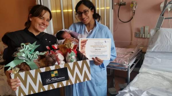 Salma, primera niña nacida en Álava en 2019. Salma, primera niña nacida en Álava en 2019.